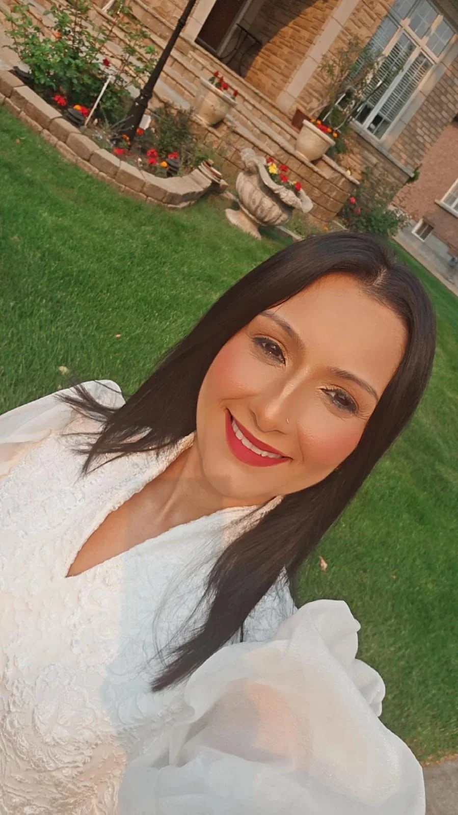 Soft makeup and flowing hair, from the 7 Heaven gallery